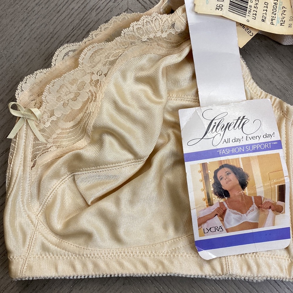 NWT Lilyette All Day Everyday Fashion Support Lycra Nude 36DD Bra